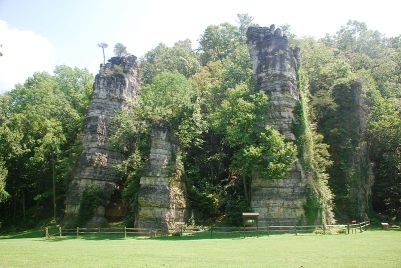 800px-natural_chimneys_-_02